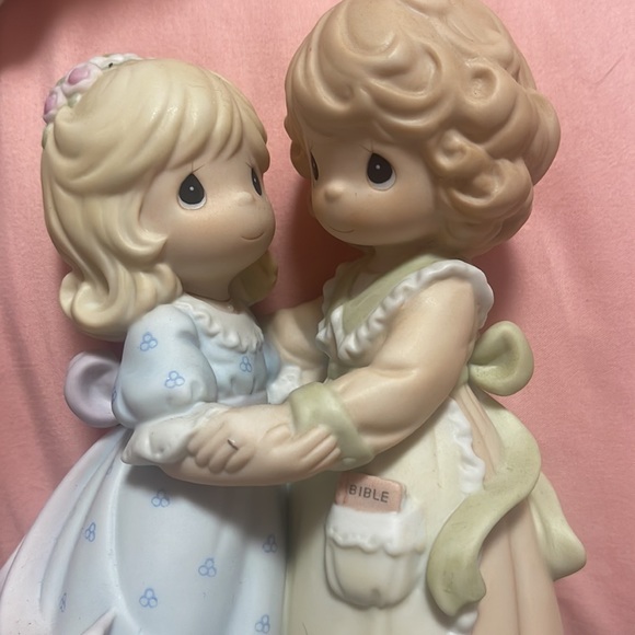 Precious Moments: "A Very Special Bond" - Picture 3 of 4